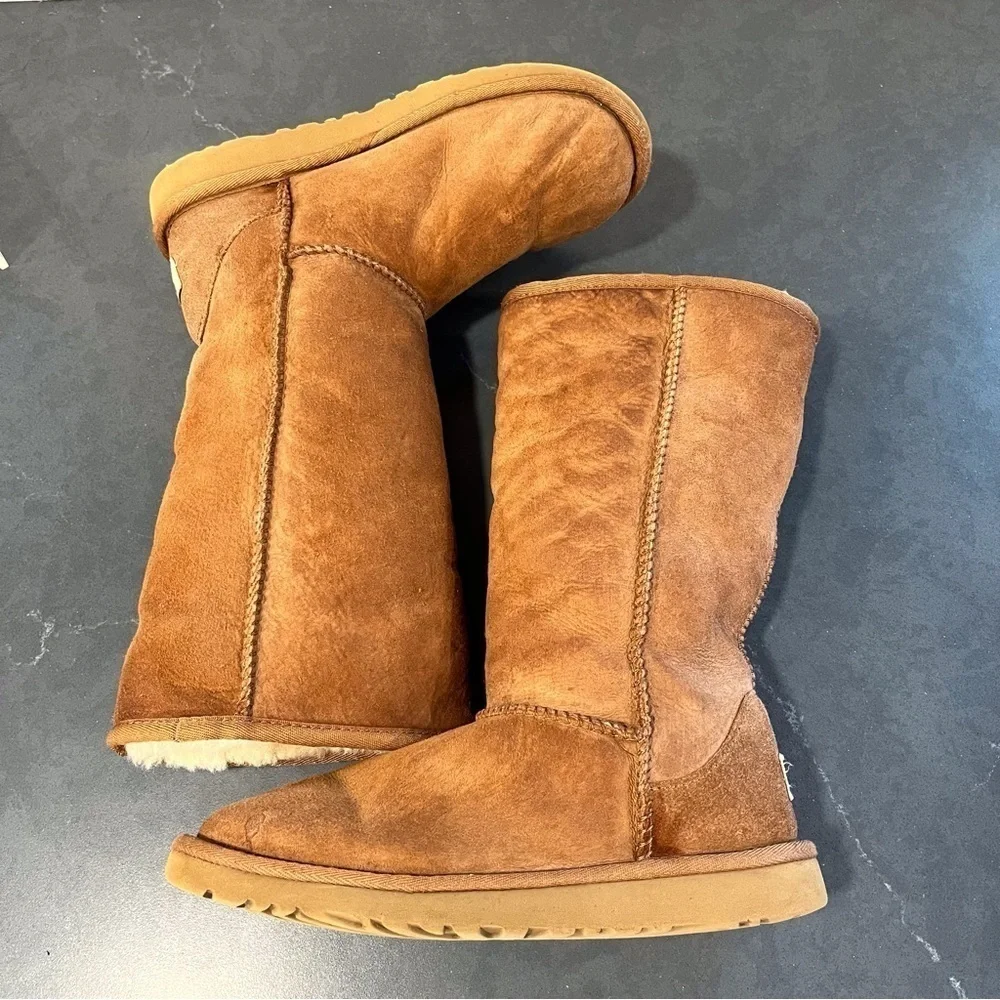 UGG Y4 W6 chestnut suede classic tall wool lined boots